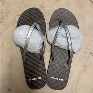 Metallic leather flip flop